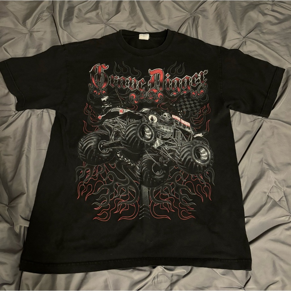 Y2K Vintage Grave Digger Monster Truck Tee